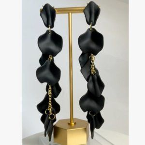 Petals Dangle Tassel Earrings